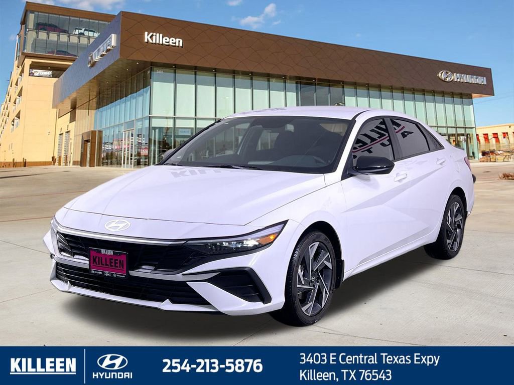 Used 2025 Hyundai Elantra Sport image 4