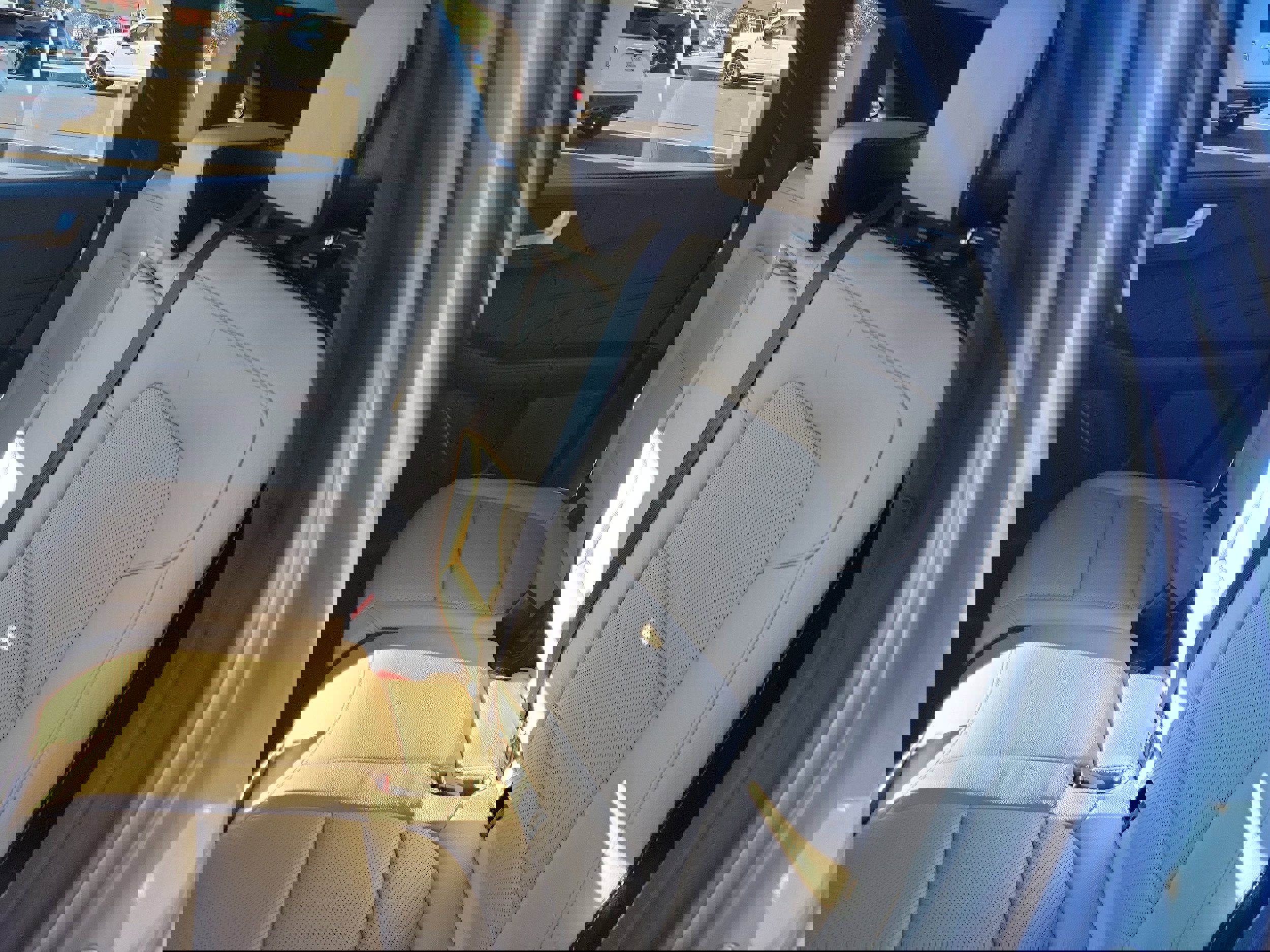 Certified 2022 Ford Escape Titanium image 10