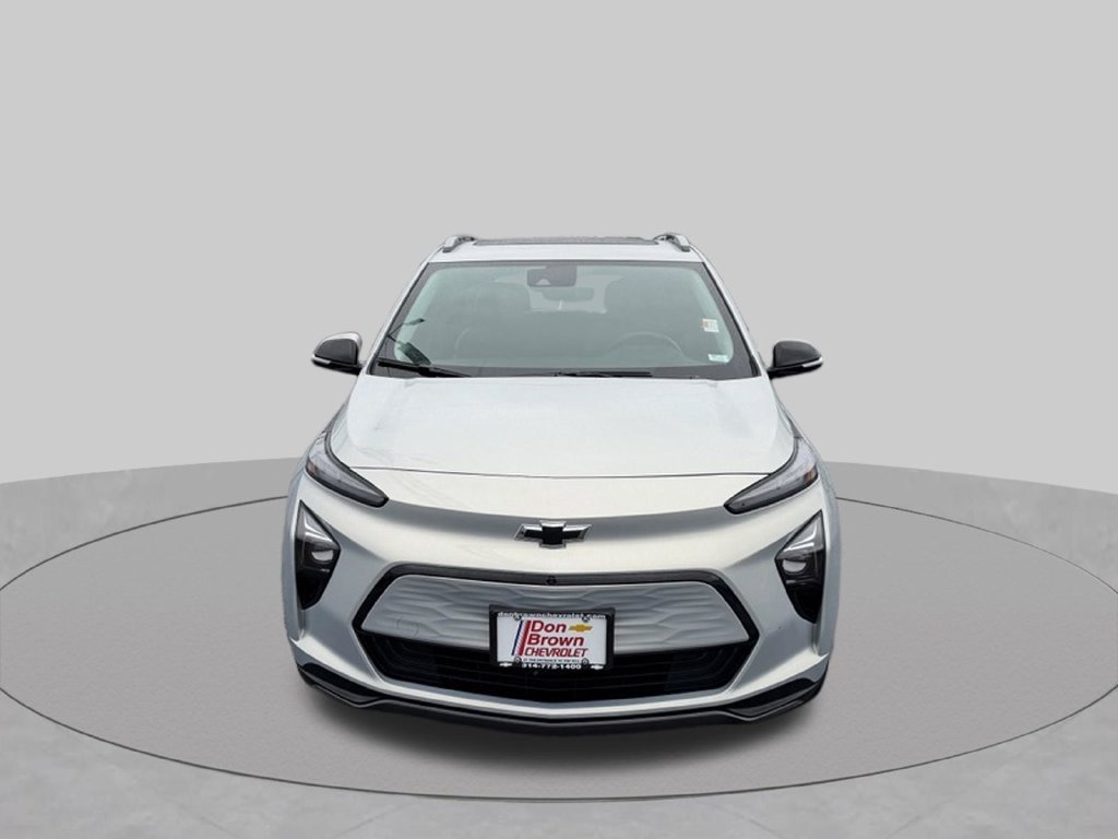 Used 2023 Chevrolet Bolt EUV Premier w/ Sun & Sound Package FWD image 3