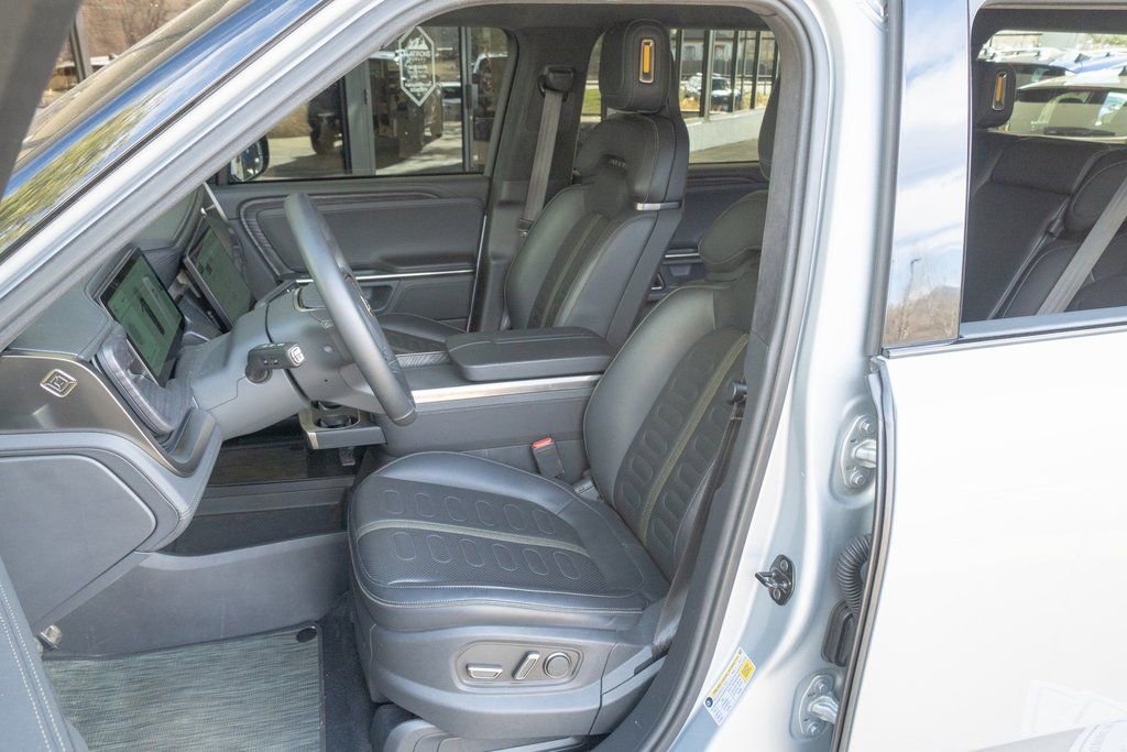 Used 2024 Rivian R1S Adventure image 8