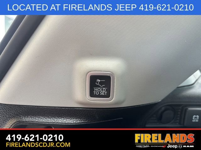 Used 2023 Jeep Grand Cherokee Laredo w/ Luxury Tech Group I image 10