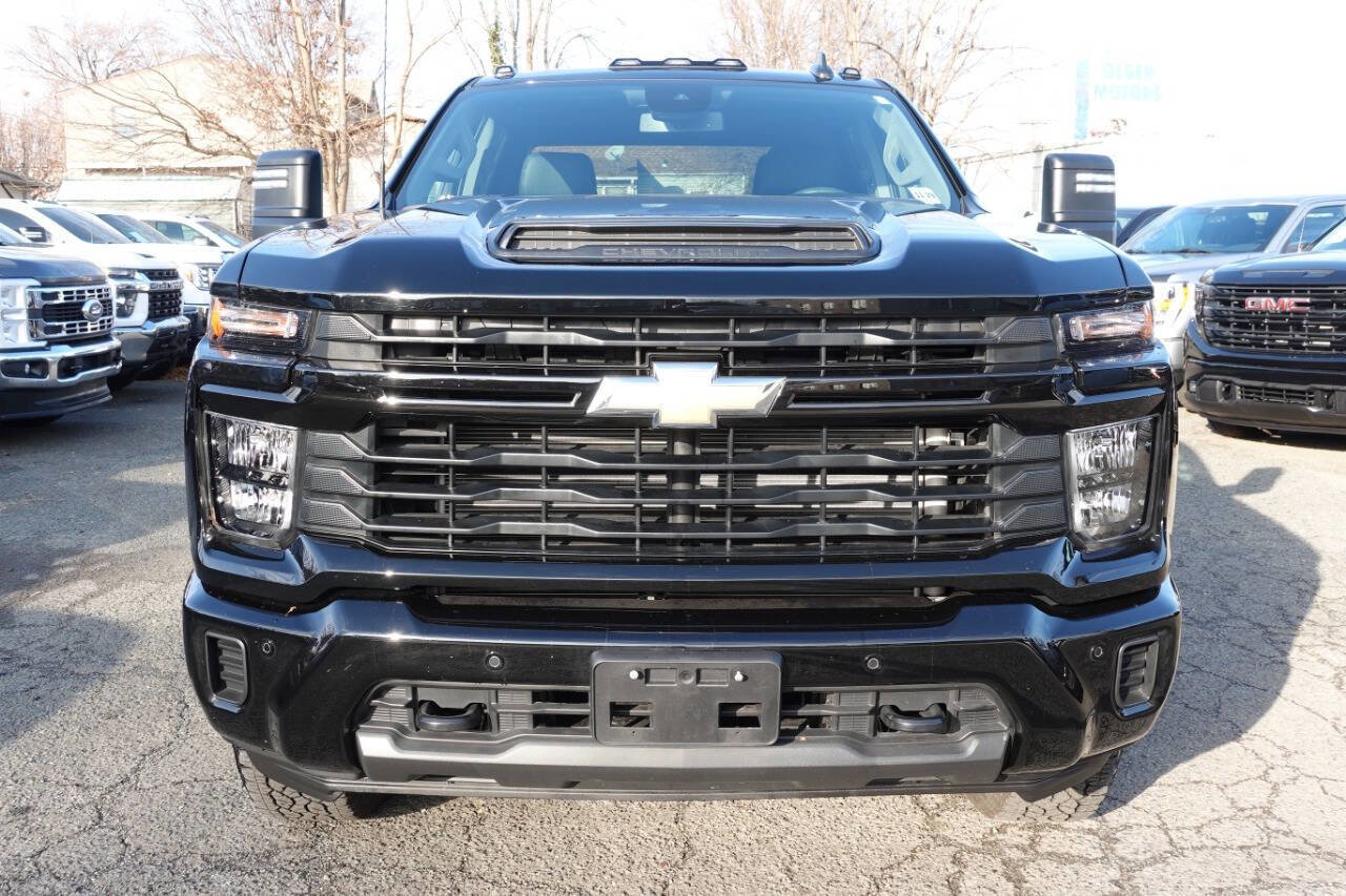 Used 2025 Chevrolet Silverado 2500 Custom w/ Custom Value Package image 5