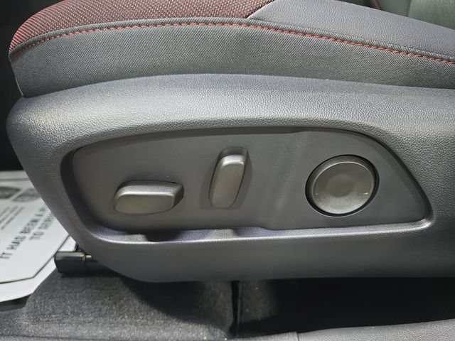 New 2027 Chevrolet Equinox RS w/ LPO, Floor Liner Package AWD/4WD image 31