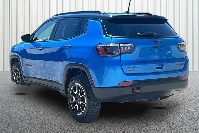 Used 2025 Jeep Compass Trailhawk AWD/4WD image 10