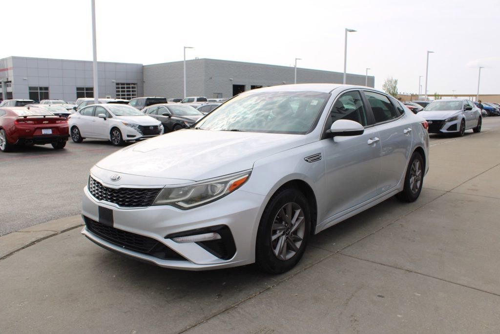 Used 2020 Kia Optima LX image 3