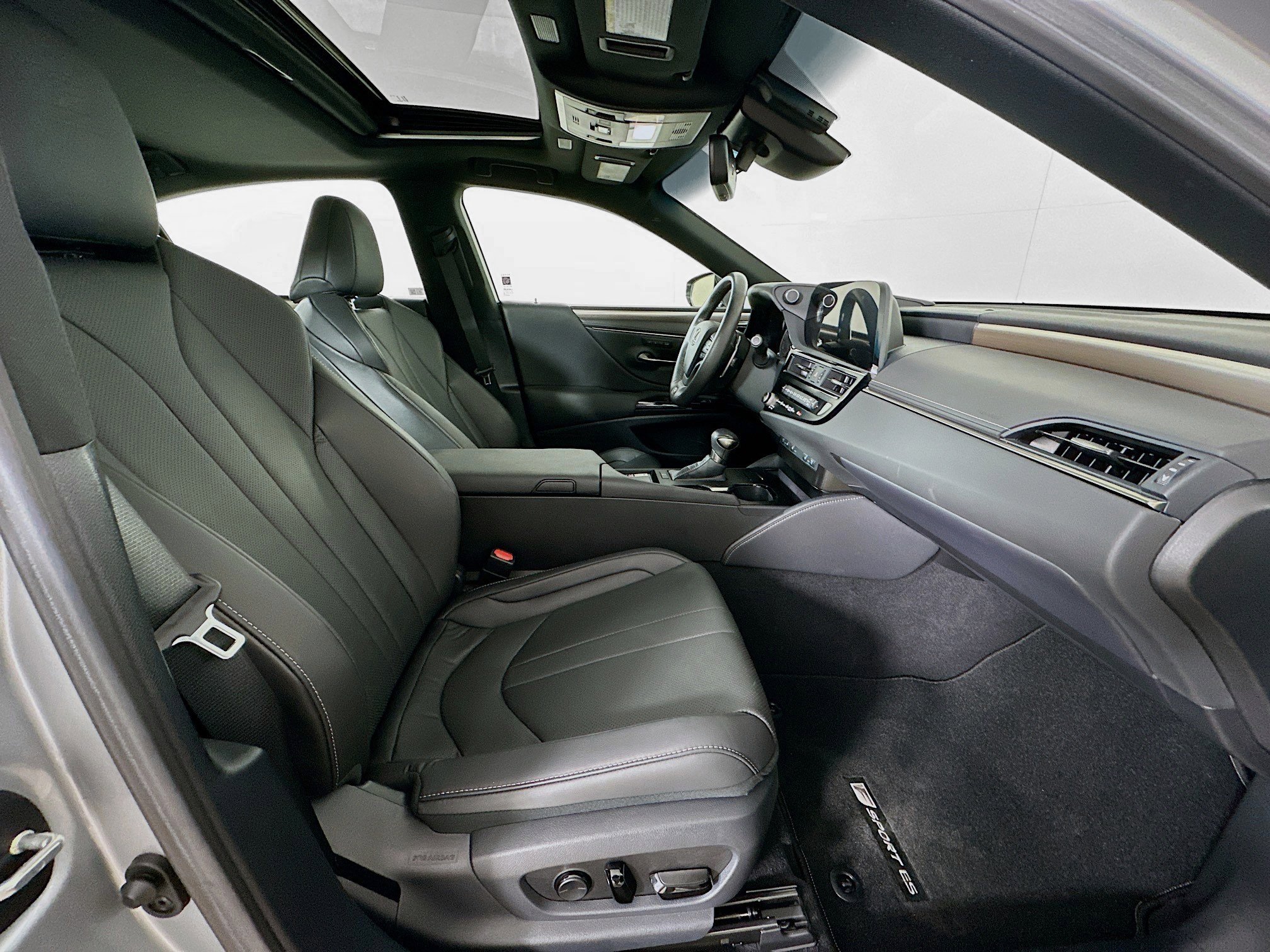 Used 2023 Lexus ES 350 F Sport w/ Accessory Package (Z2) image 31