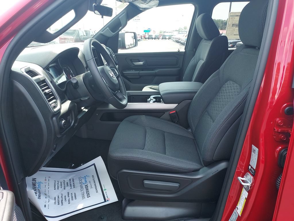 New 2026 RAM 1500 Express AWD/4WD image 13