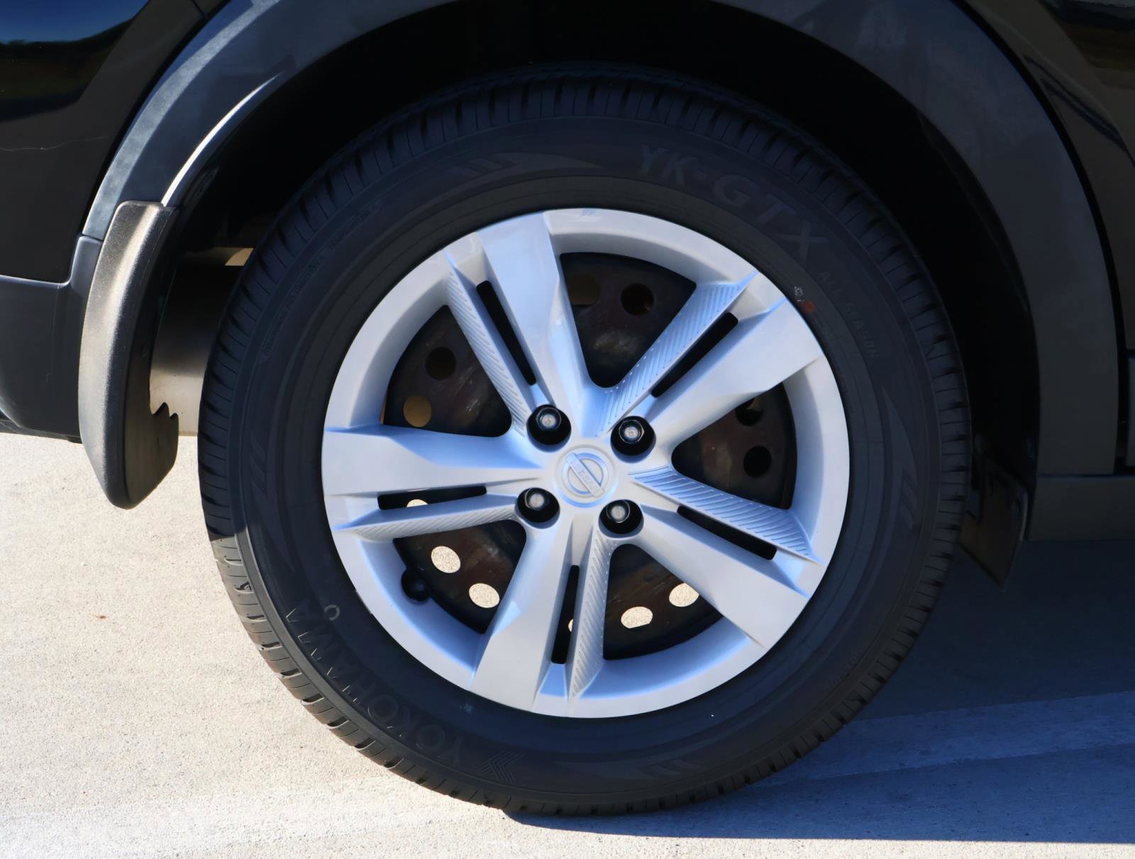 Used 2022 Nissan Kicks S image 8