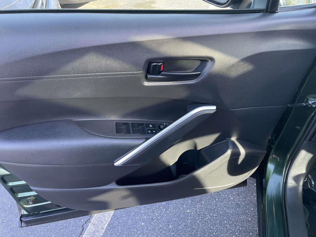 Used 2023 Toyota Corolla Cross LE w/ Moonroof Package image 27