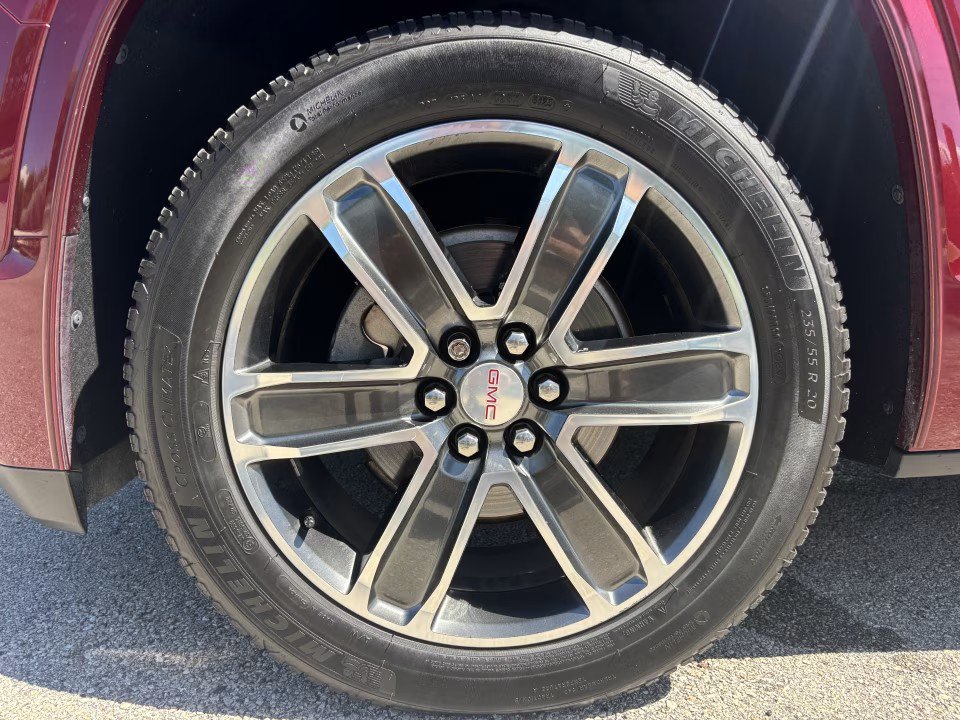 Used 2018 GMC Acadia Denali w/ Technology Package FWD image 46