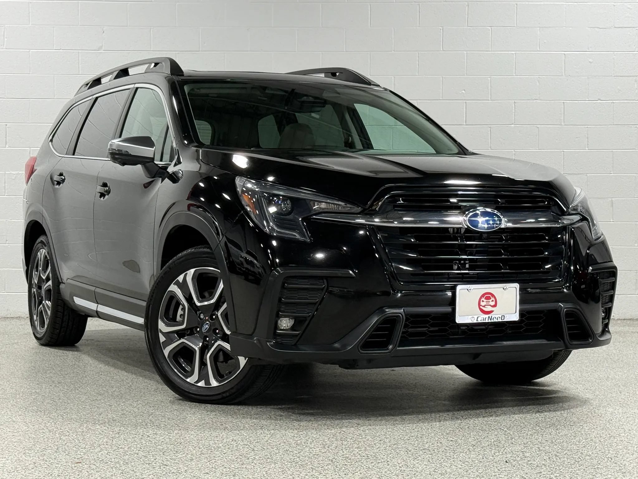 Used 2023 Subaru Ascent Limited w/ Technology Package AWD/4WD image 4