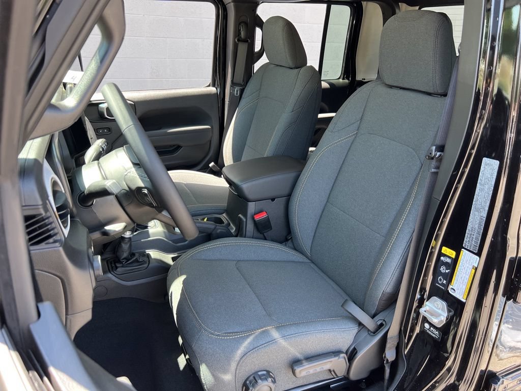 New 2025 Jeep Gladiator Sport AWD/4WD image 21