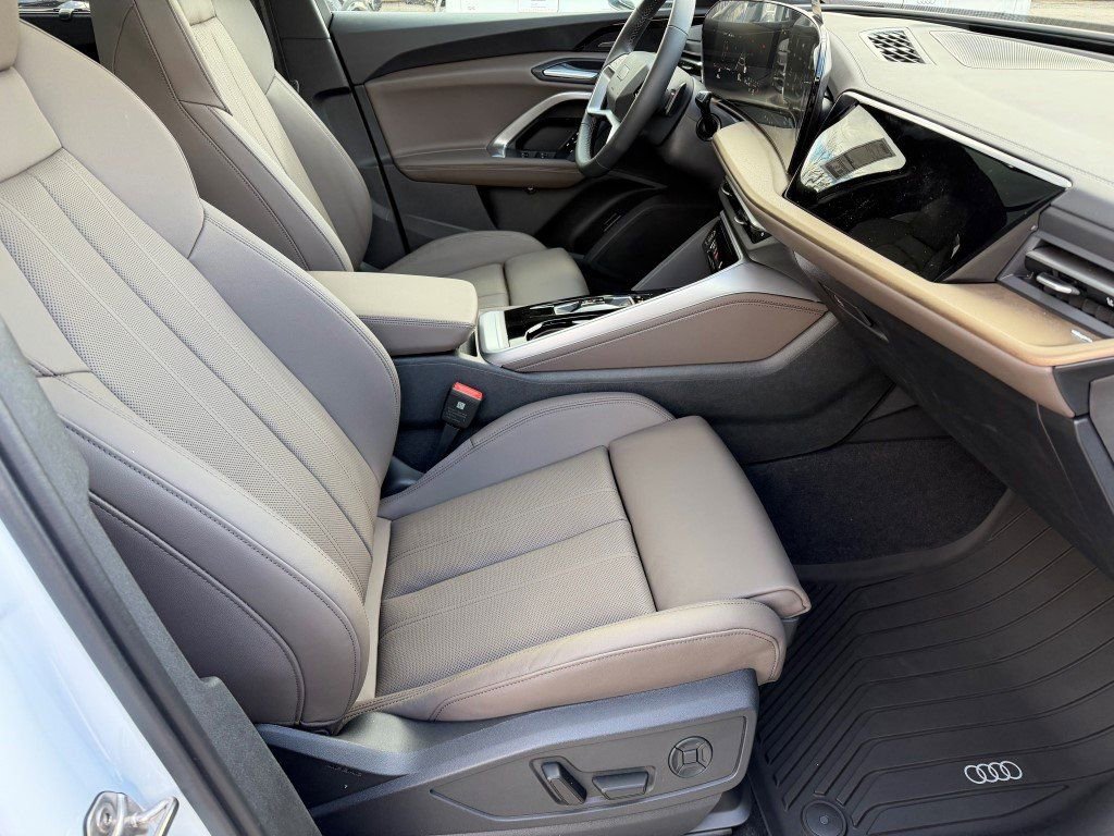 New 2025 Audi Q5 2.0T Premium Plus image 10