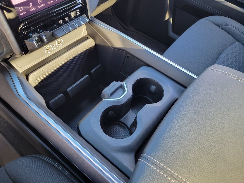 New 2026 RAM 2500 Big Horn AWD/4WD image 15