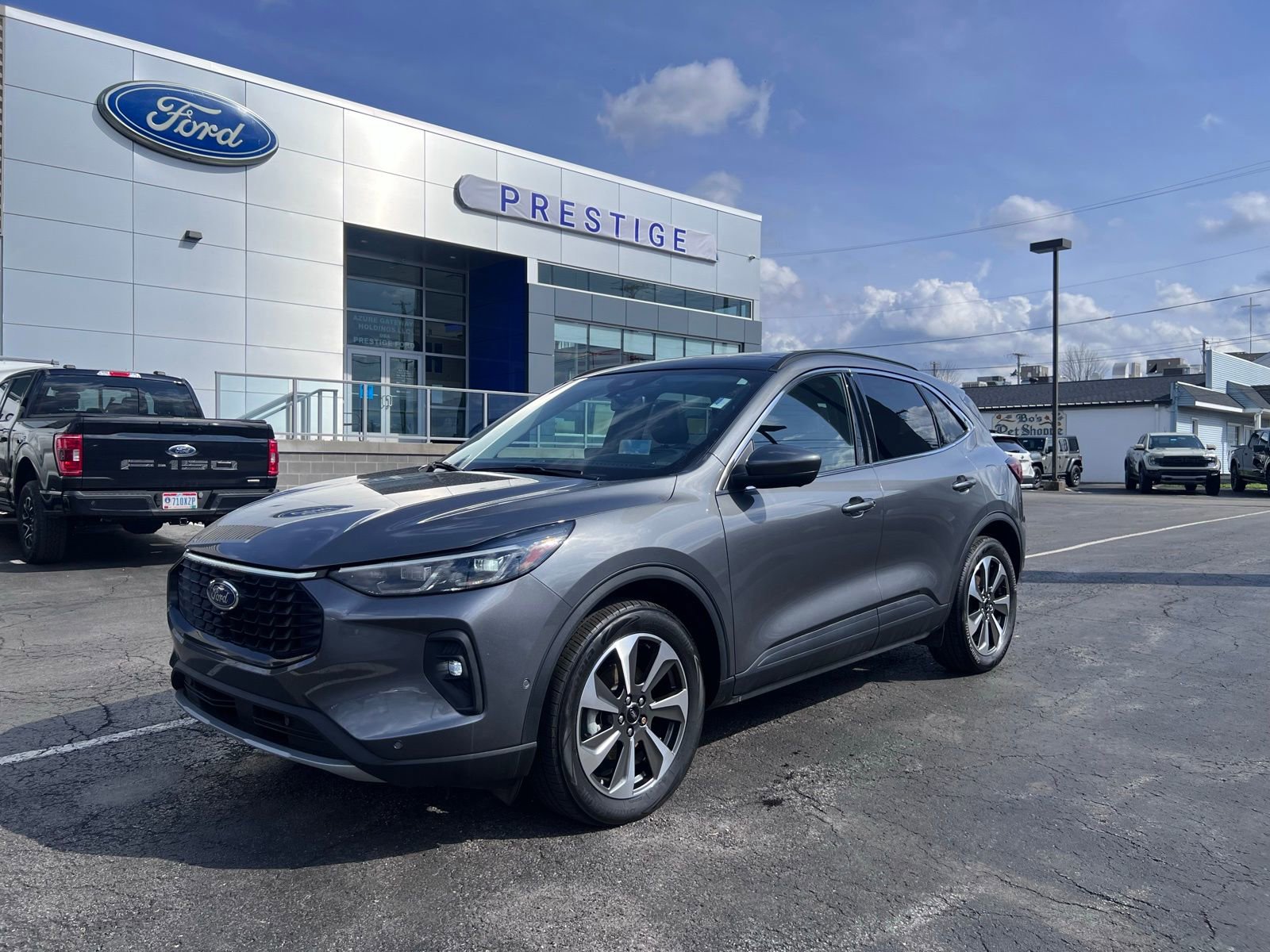 Used 2024 Ford Escape Platinum w/ Premium Technology Package image 4