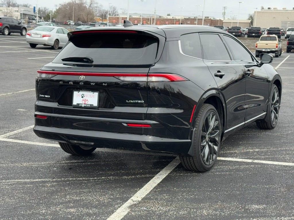 Certified 2025 Toyota Crown Signia w/ Advanced Technology Package image 3