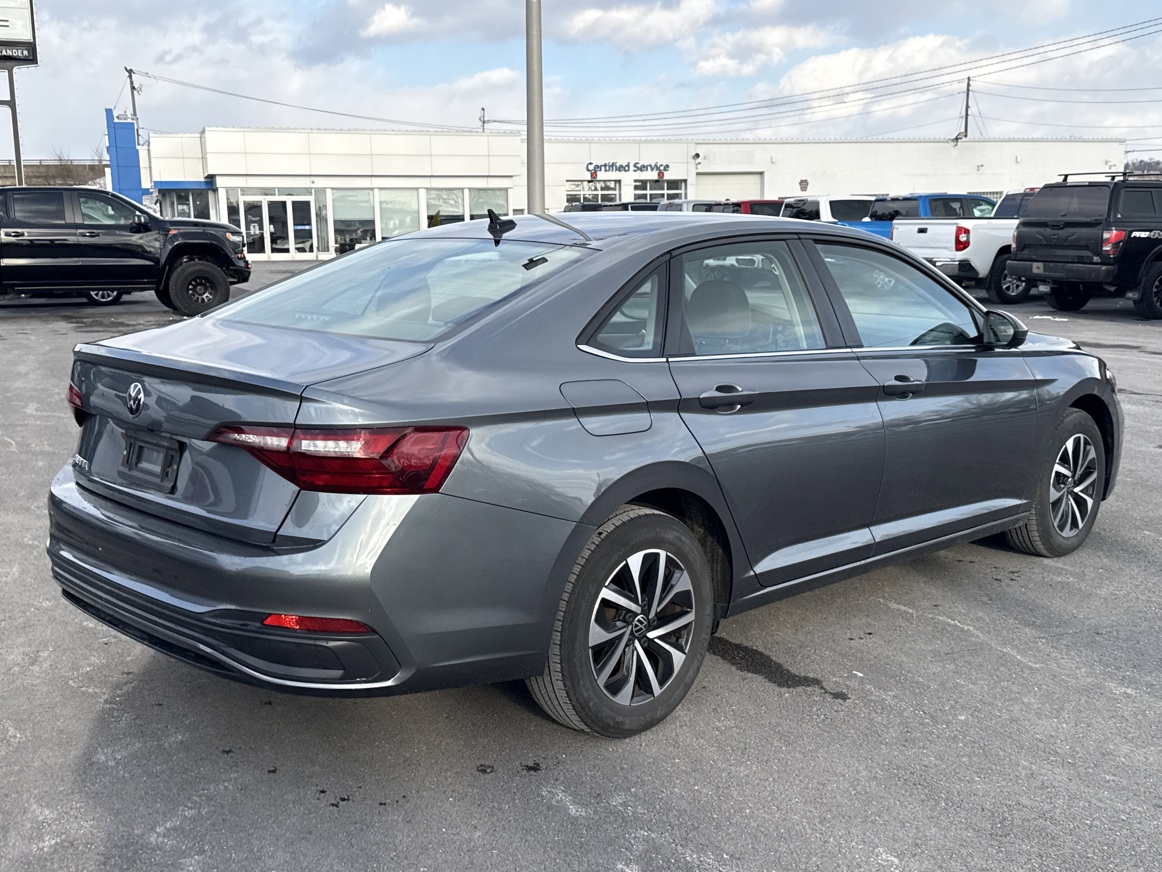 Used 2024 Volkswagen Jetta S image 3