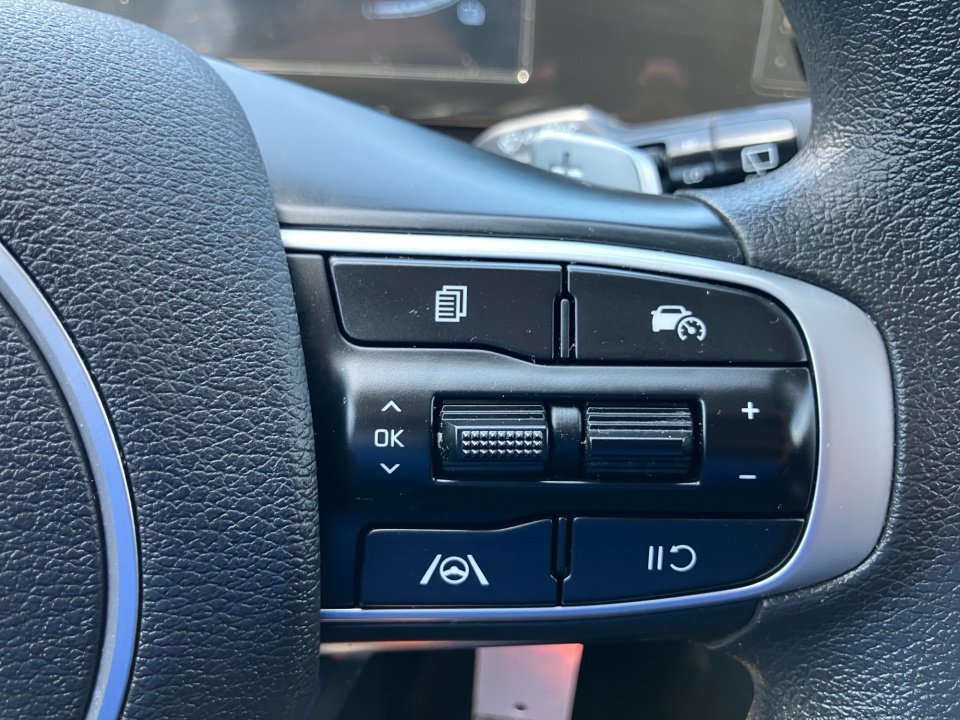 Used 2025 Kia Sportage LX FWD image 23