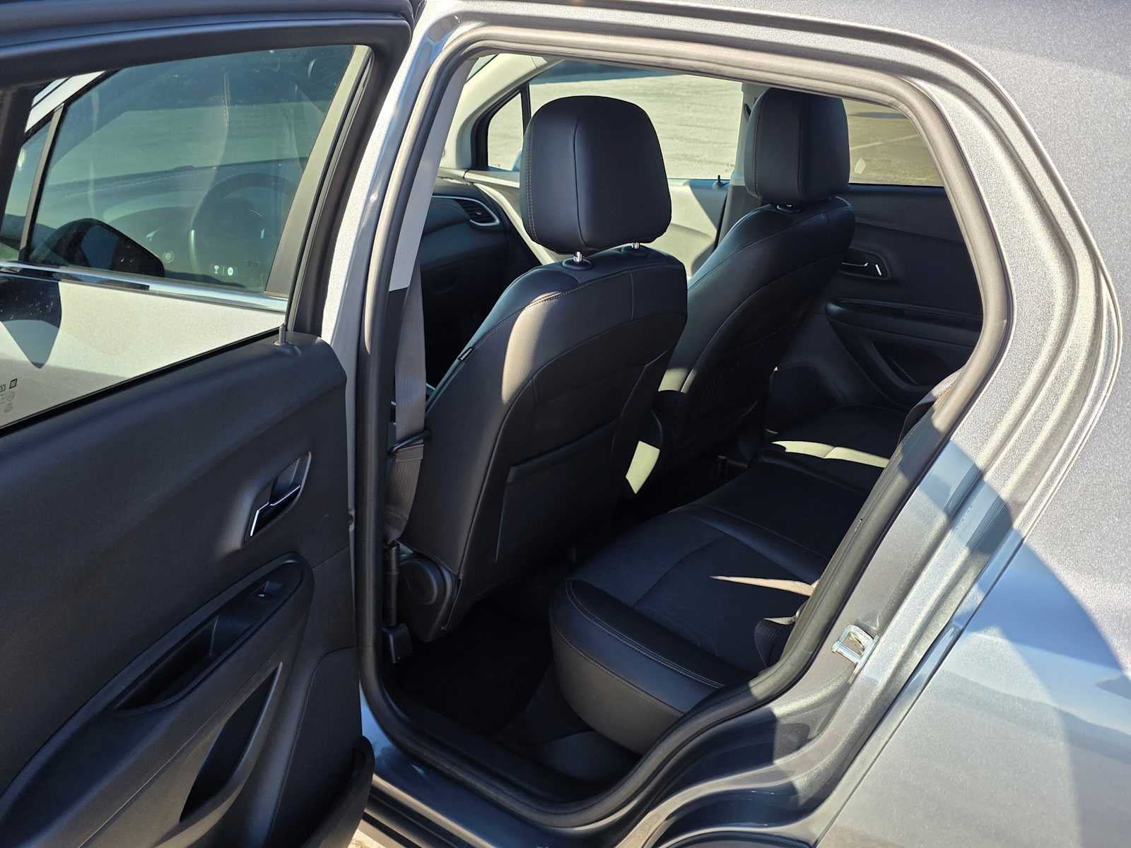 Certified 2019 Chevrolet Trax LT w/ LT Convenience Package AWD/4WD image 14