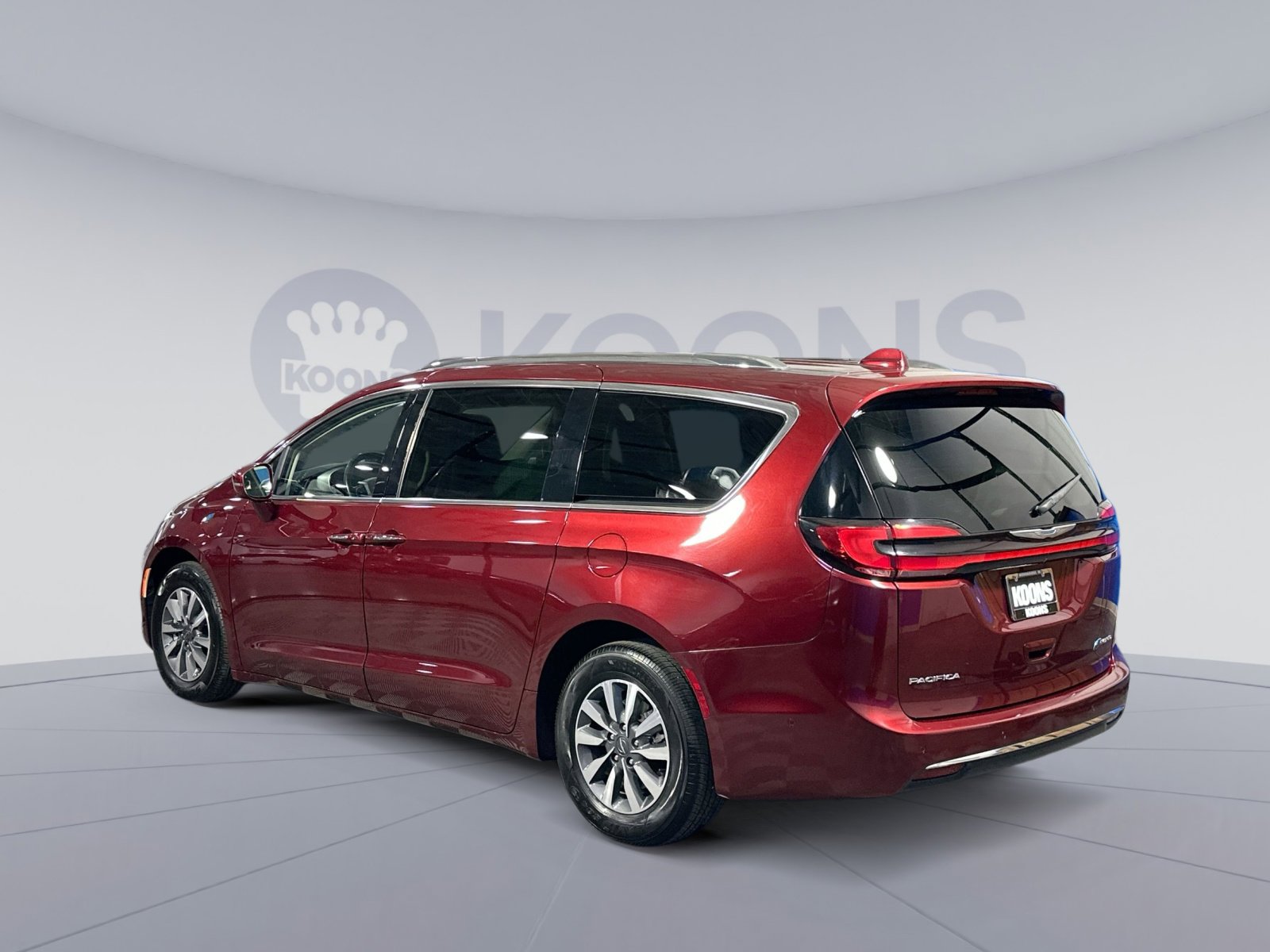 Used 2021 Chrysler Pacifica Touring-L image 4