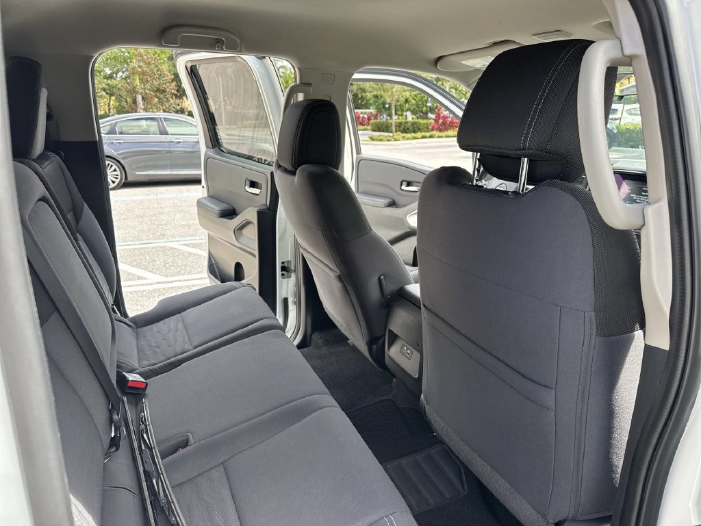 Used 2022 Nissan Frontier SV AWD/4WD image 33