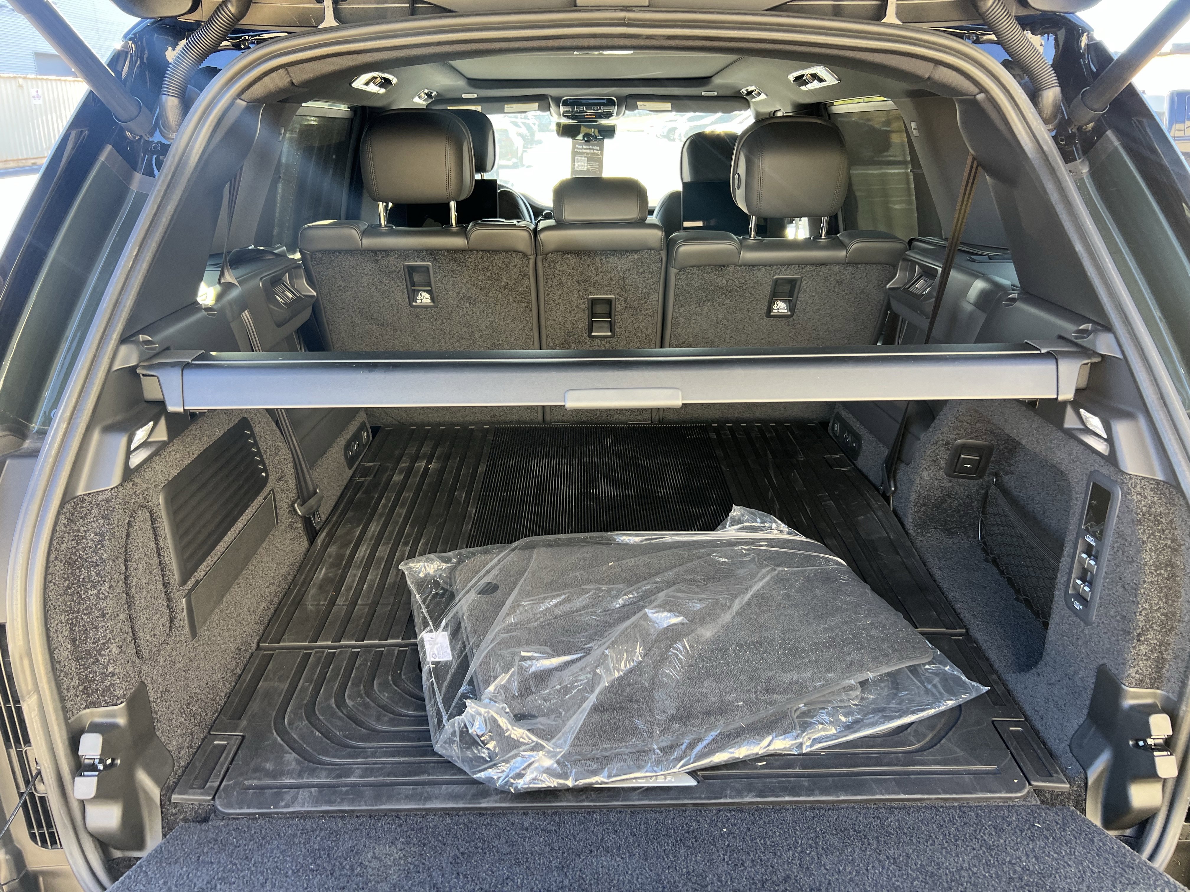 Certified 2025 Land Rover Range Rover Long Wheelbase SE image 35