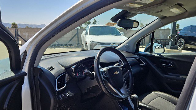 Used 2022 Chevrolet Trax LT w/ Redline Edition FWD image 10