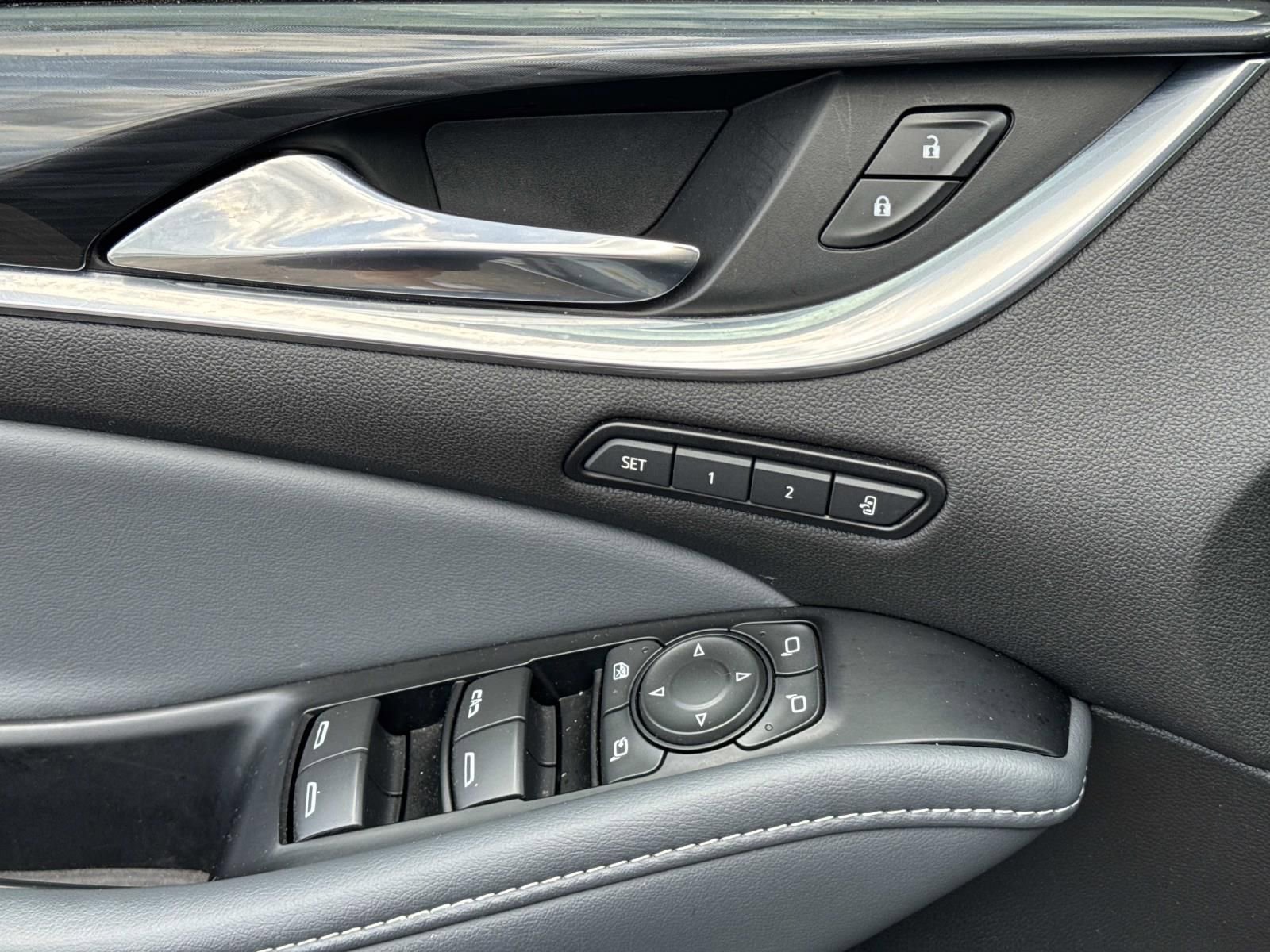 Used 2024 Buick Enclave Premium image 21