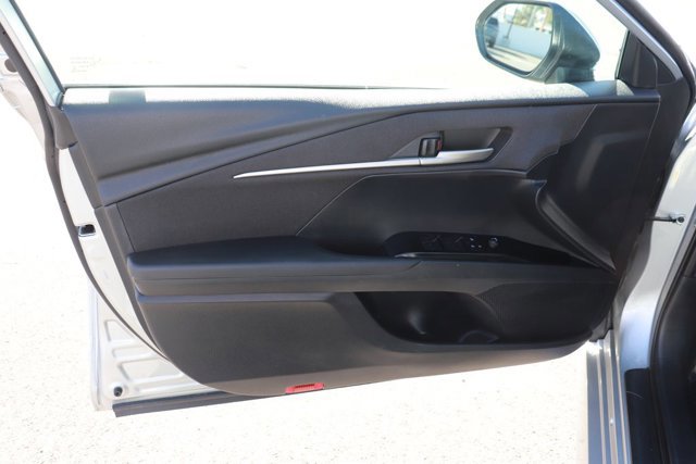 Used 2025 Toyota Camry LE image 8