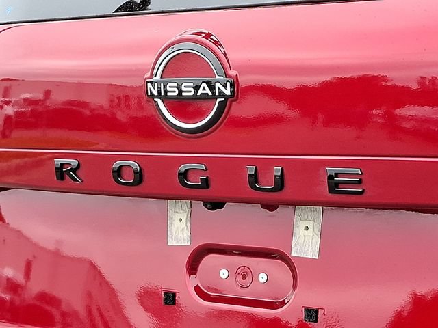 Used 2026 Nissan Rogue Dark Armor FWD image 32