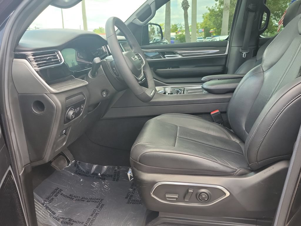Used 2022 Jeep Wagoneer Series III w/ Premium Group I AWD/4WD image 15