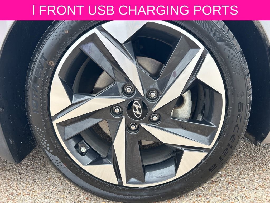 Used 2022 Hyundai Elantra Limited image 16