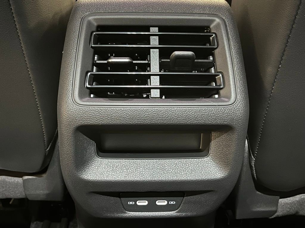 New 2026 Volkswagen Tiguan SE AWD/4WD image 23