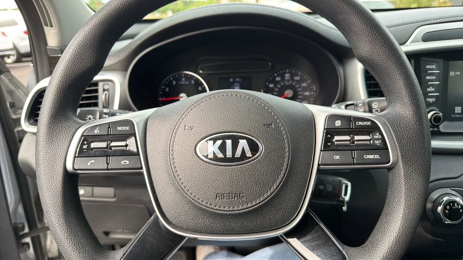 Used 2019 Kia Sorento L image 14