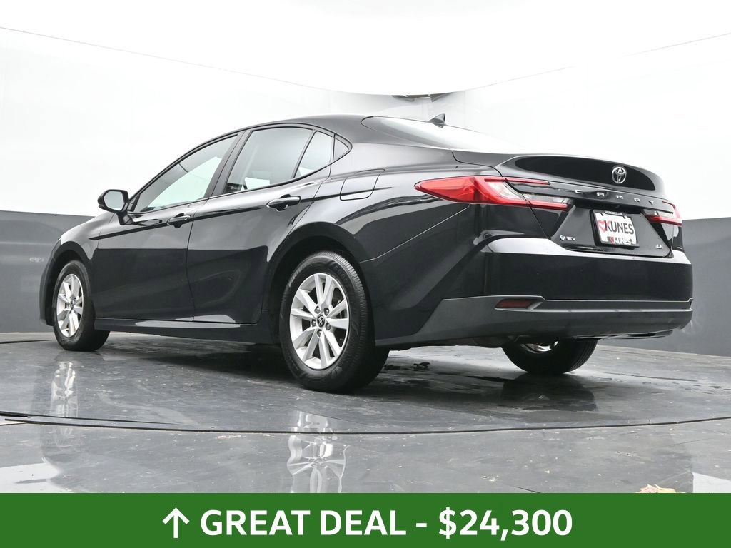 Used 2025 Toyota Camry LE image 47