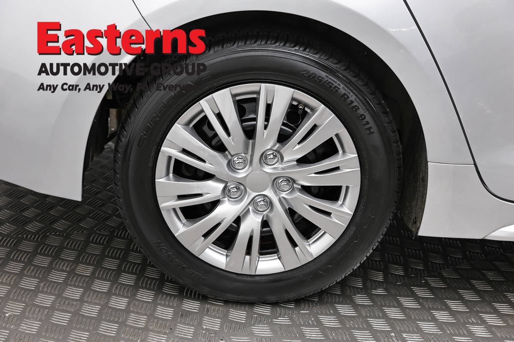 Used 2022 Toyota Corolla LE FWD image 29