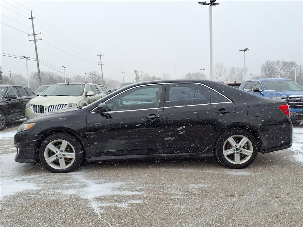 Used 2014 Toyota Camry SE image 7