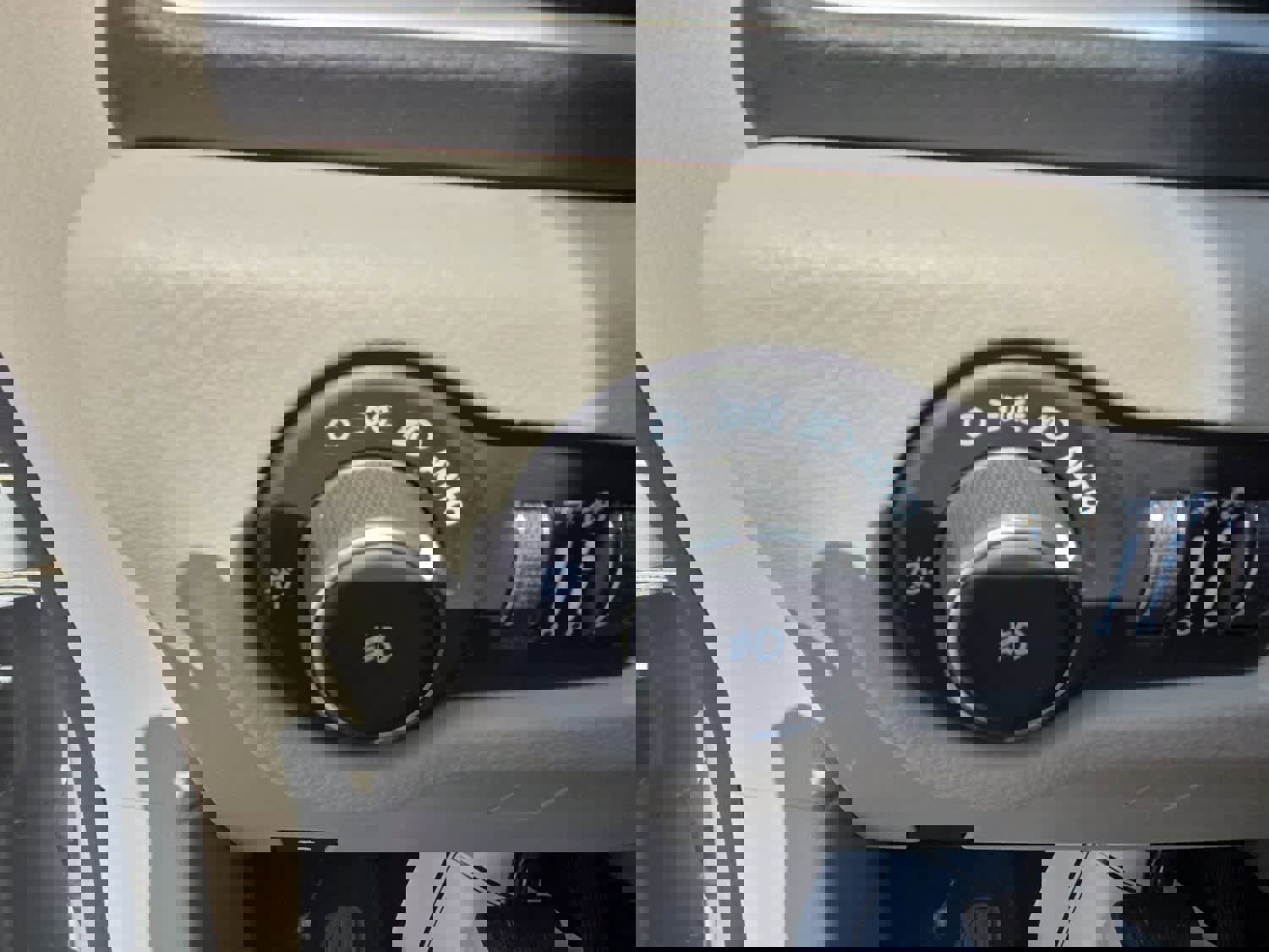 Used 2024 Chrysler Pacifica Touring-L image 26