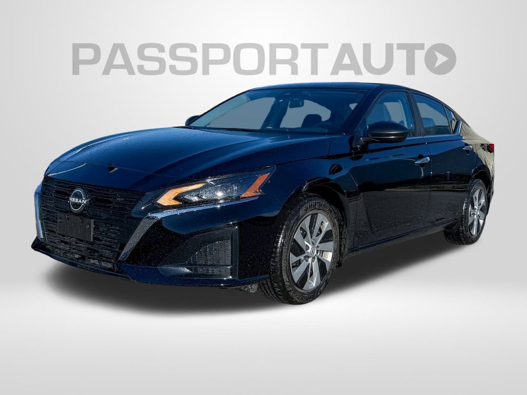 Used 2025 Nissan Altima 2.5 S image 2