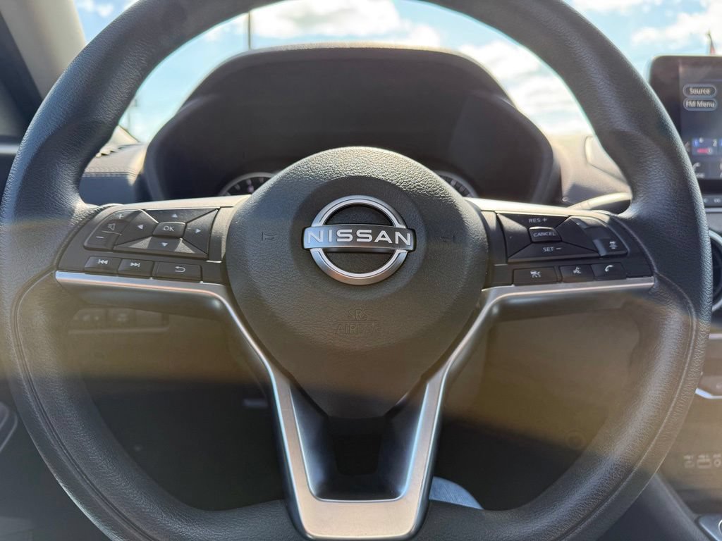Used 2025 Nissan Sentra SV FWD image 17