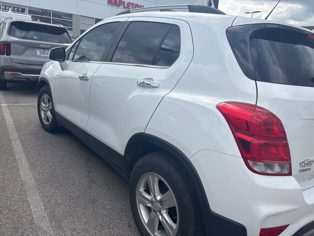 Used 2018 Chevrolet Trax LT w/ LT Convenience Package image 4