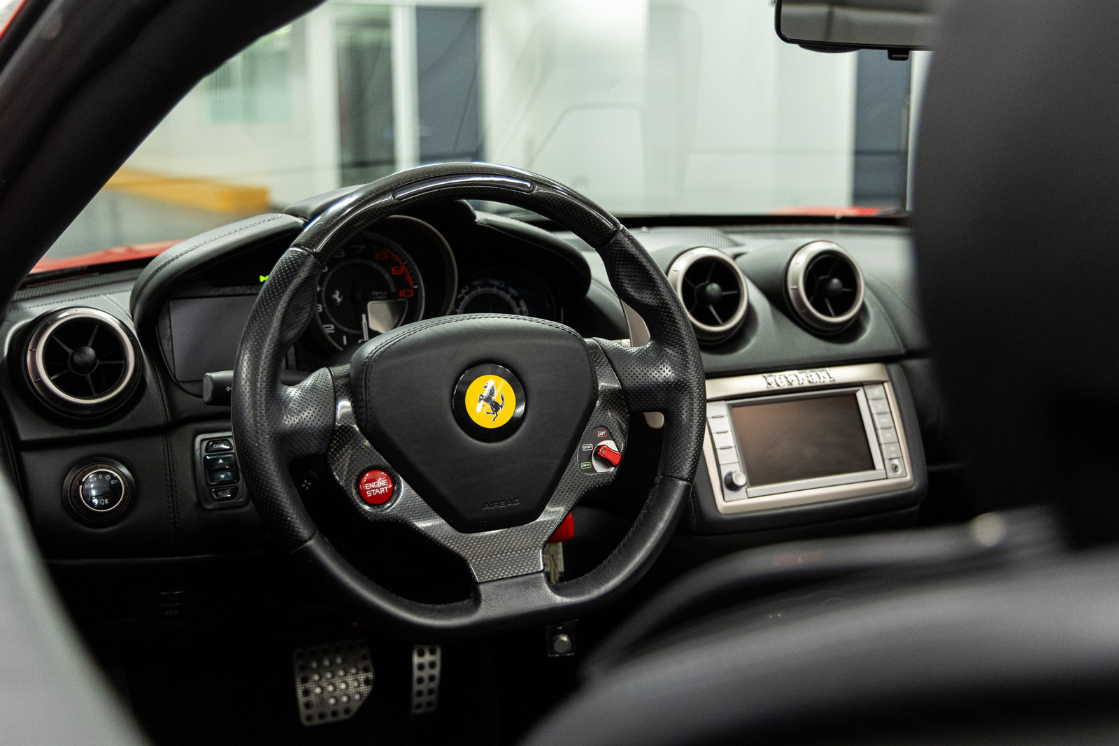 Used 2011 Ferrari California RWD image 45