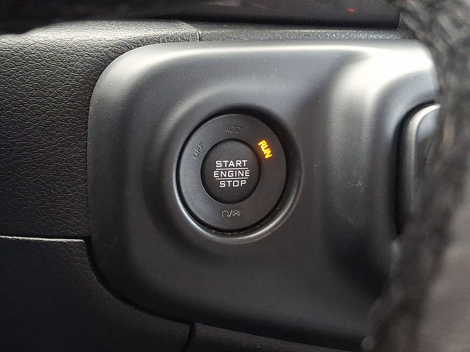 Certified 2022 Jeep Gladiator Sport image 24