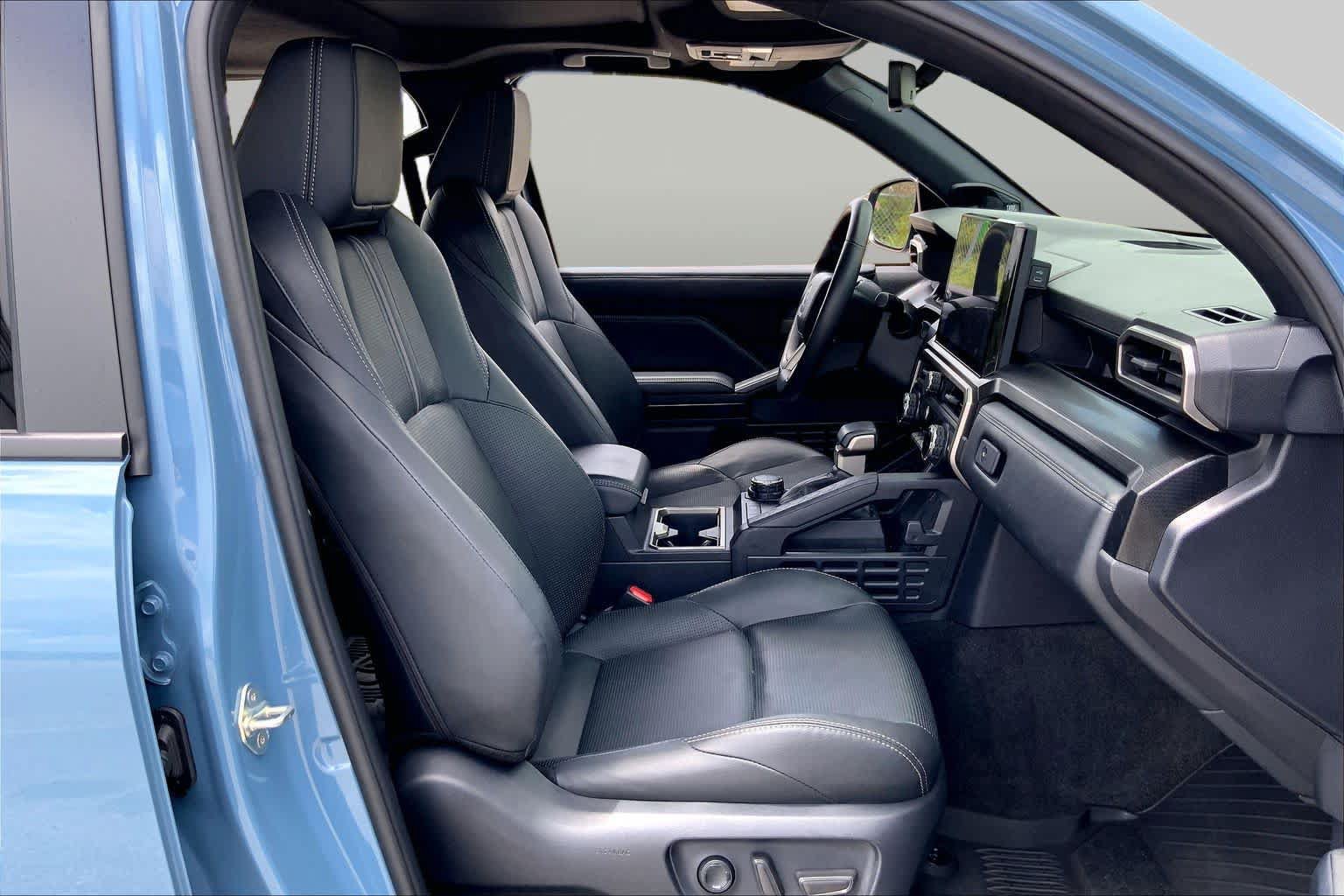 Used 2025 Toyota 4Runner Limited AWD/4WD image 9