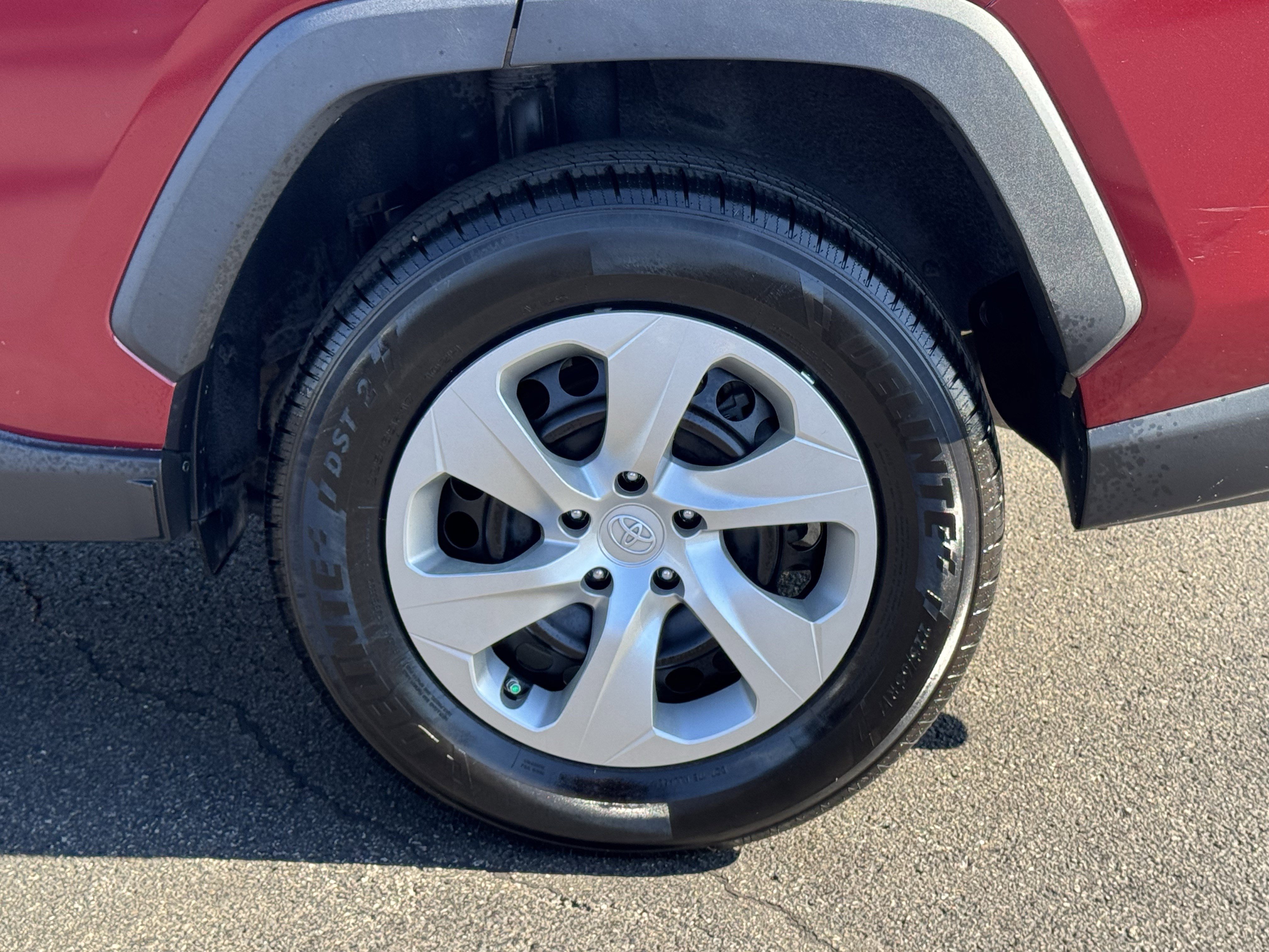 Used 2020 Toyota RAV4 XLE Premium image 41