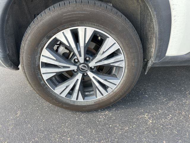 Used 2023 Nissan Rogue SV image 38