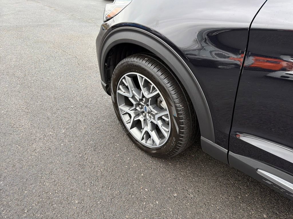 Used 2025 Ford Explorer Platinum w/ Ultimate Package image 26