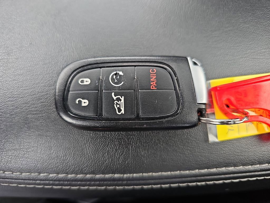 Used 2019 Jeep Cherokee Limited w/ Luxury Group image 33