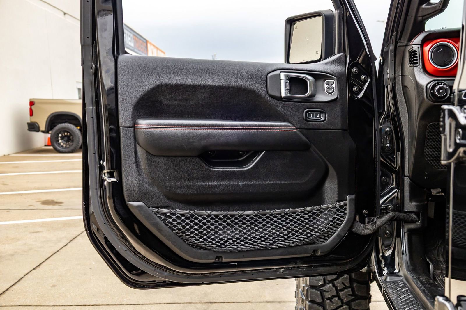 Used 2023 Jeep Wrangler Unlimited Rubicon image 33