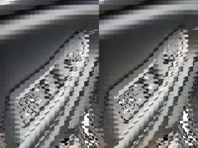 New 2025 Jeep Grand Cherokee L Altitude image 11